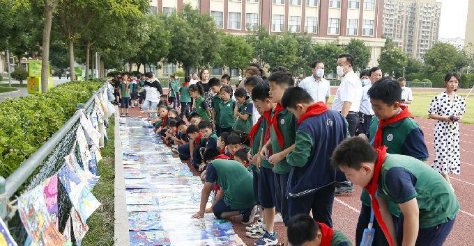 团结友爱，自强学习——一个班级的故事（一个班级的青春故事）