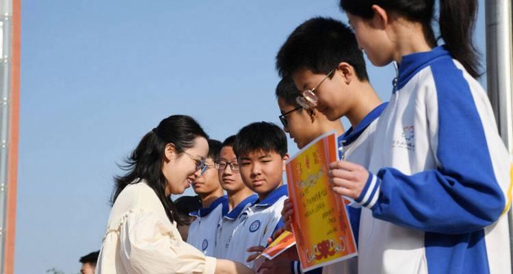 兴致勃勃，斗志昂扬（一个女孩的自信与力量）