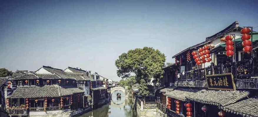 江南美景（湖畔山峦）