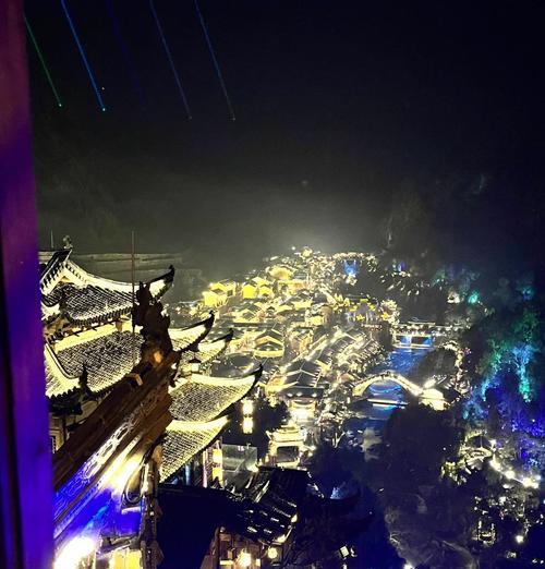 望仙谷雨中夜景描写摘抄好句有哪些？（《仙谷夜雨，墨染诗笺》）