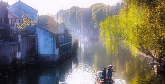 江南水乡的唯美之旅（水墨画般的景致）
